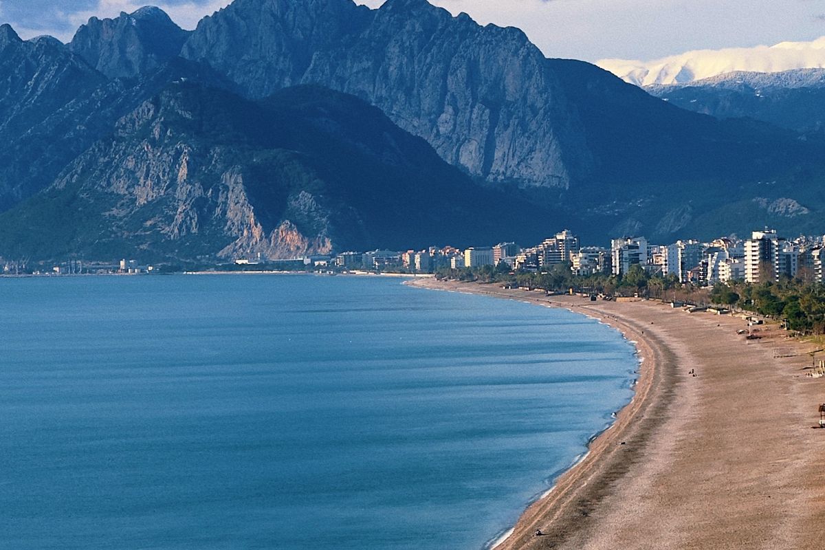 Konyaaltı beach below the Beydağları mountains in Antalya